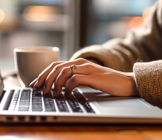 Blogging Meets Affiliate Marketing: How Hosting Powers the Perfect Trio blogging