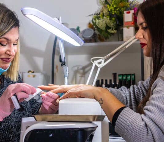 Home Salon Services in Delhi: Convenient Beauty at Your Doorstep