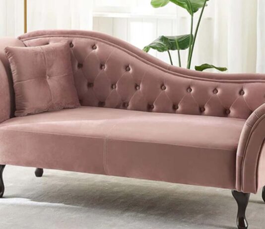 Creating a Relaxed Living Room with Thoughtful Seating Design