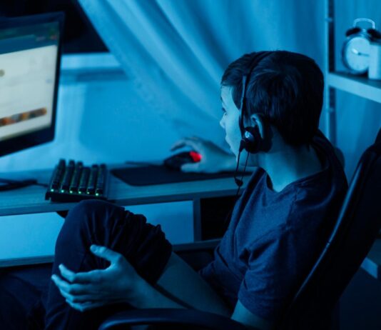 The Architecture of Modern Mobile Gaming: Engineering Micro-Transaction Networks for Global Scale Teen Patti master 2026